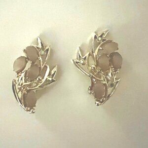 Unsigned Thermoset Gold-Tone Clip-On Earrings